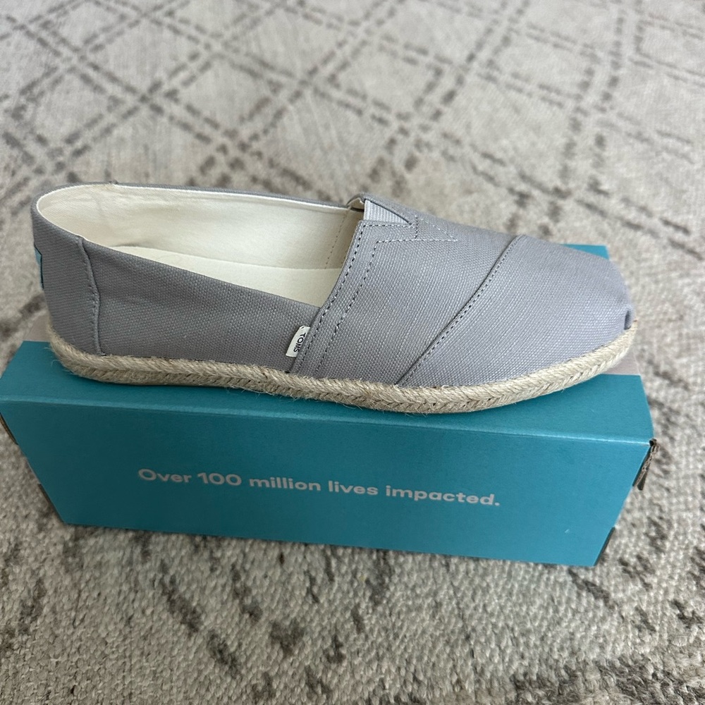 BNWT TOMS espadrille women’s 7.5